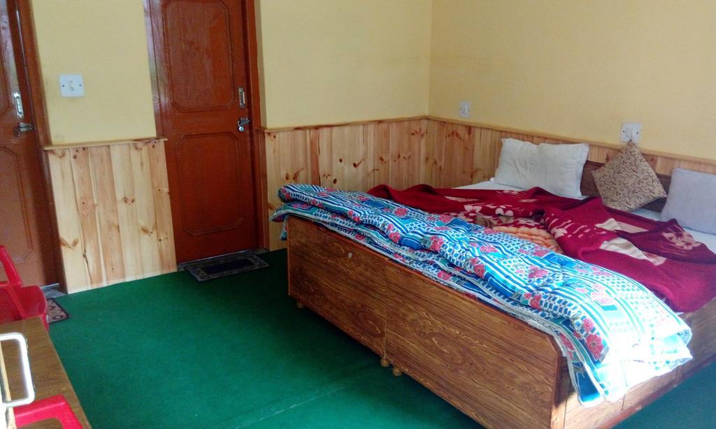 Suraj Cottage Manali Room photo