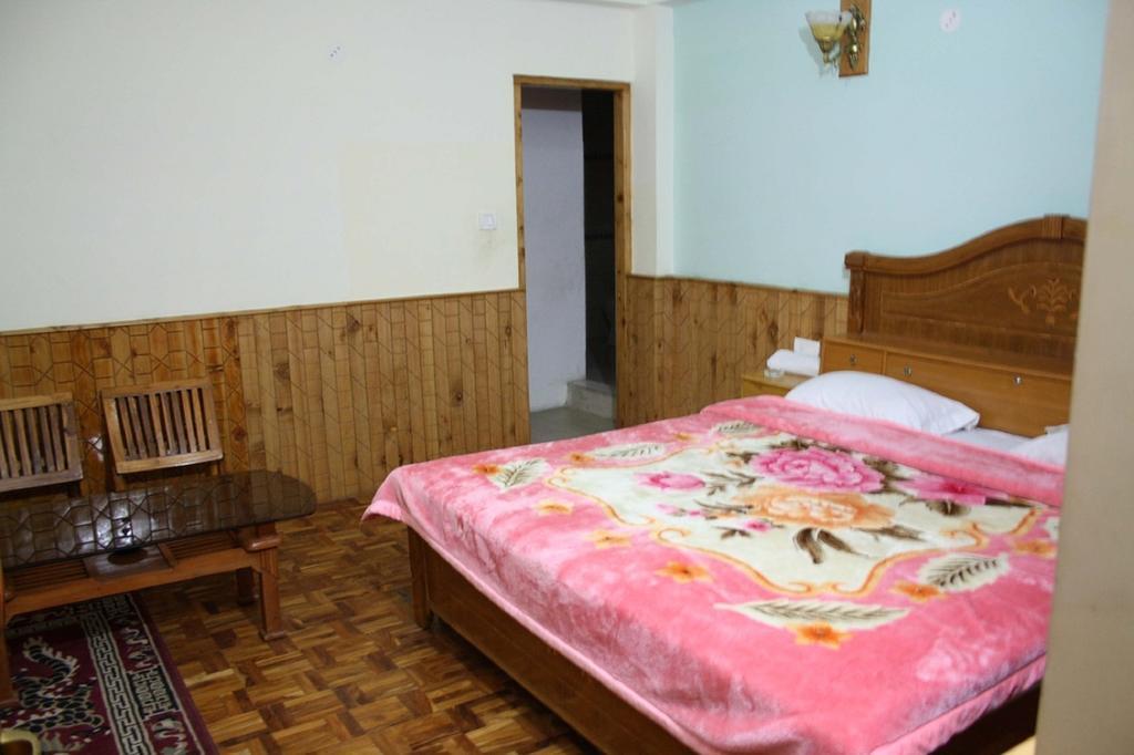 Suraj Cottage Manali Room photo